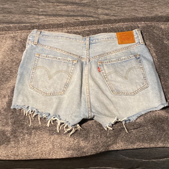 LAST CHANCE LEVIS BEADED SHORTS - Picture 2 of 4